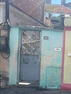 DESCRICAO TRG: CASA - ROCHA MIRANDA.* RUA SANTO ELIAS, No 40, CASA 01, FUNDOS..* AREA DE TERRENO: 550,00M2 (IN LOCO).* AREA CONSTRUIDA: 112,56 M2.* MATRICULA: 24908-A DO 8o CRI DO RIO DE JANEIRO/RJ.* CONTRIBUINTE: 1293492-3 - PREFEITURA MUNICIPAL DO RIO DE JANEIRO/RJ...COMPLEMENTO TRG: * OCUPADO.* ACAO JUDICIAL - ANULATORIA - PROC.0031332-34.2015.8.19.0202.* O VENDEDOR JA INICIOU O PROCESSO PARA DESOCUPACAO - PROC. No 0001935-56.2017.8.19.0202 EM TRAMITE NA 5a VARA CIVEL DE MADUREIRA/RJ. * FICARAO A CARGO DO ARREMATANTE: ASSUNCAO DOS RISCOS, PROVIDENCIAS E CUSTAS NECESSARIAS: (I) A DESOCUPACAO MEDIANTE SUB-ROGACAO NA ACAO PROPOSTA PELO VENDEDOR, (II) DECORRENTES DA ACAO JUDICIAL EM TRAMITE.* O VENDEDOR RESPONDERA PELA EVICCAO DE DIREITOS NOS TERMOS DOS ITENS 4.10 A 4.12 DO EDITAL.* OS DEBITOS DE IPTU SERAO QUITADOS PELO VENDEDOR ATE A DATA DO LEILAO. — foto principal
