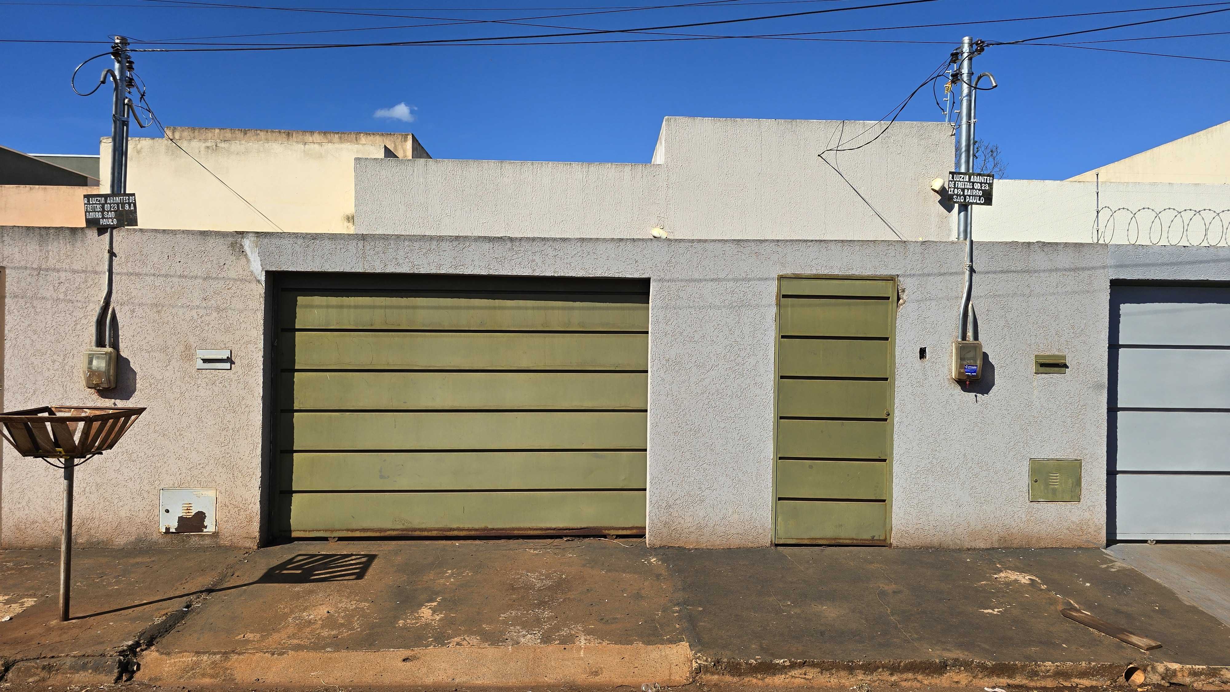 RUA LUZIA ARANTES DE FREITAS 76 CASA - CENTRO - Santa Helena de Goiás/GO — foto principal