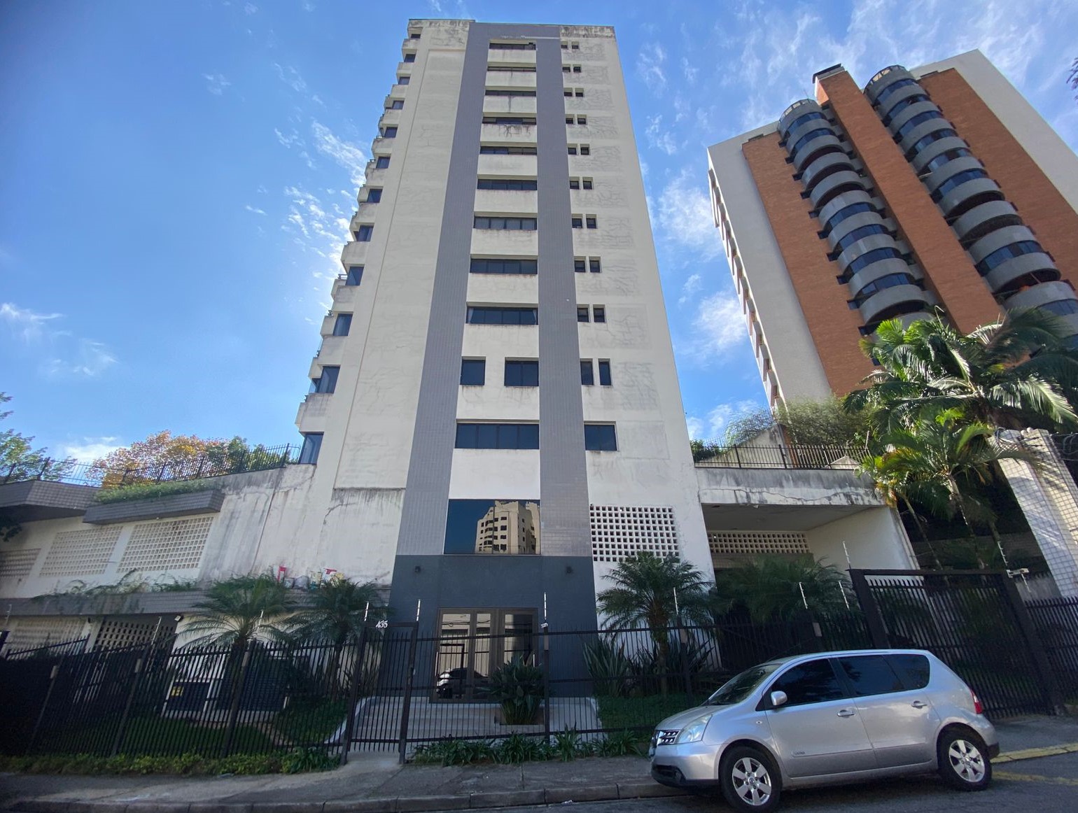 VAGAS DE GARAGEM COM MATRÍCULAS PRÓPRIAS: 145.003-145.004-145.005-146.006 — foto principal