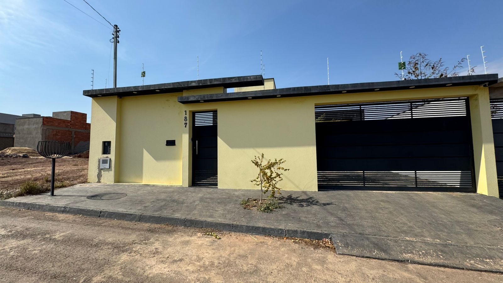 Rua Valdacir da Costa Vale 187 LOTEAMENTO CURVA DO RIO - Residencial Curva do Rio - Unaí/MG — foto principal