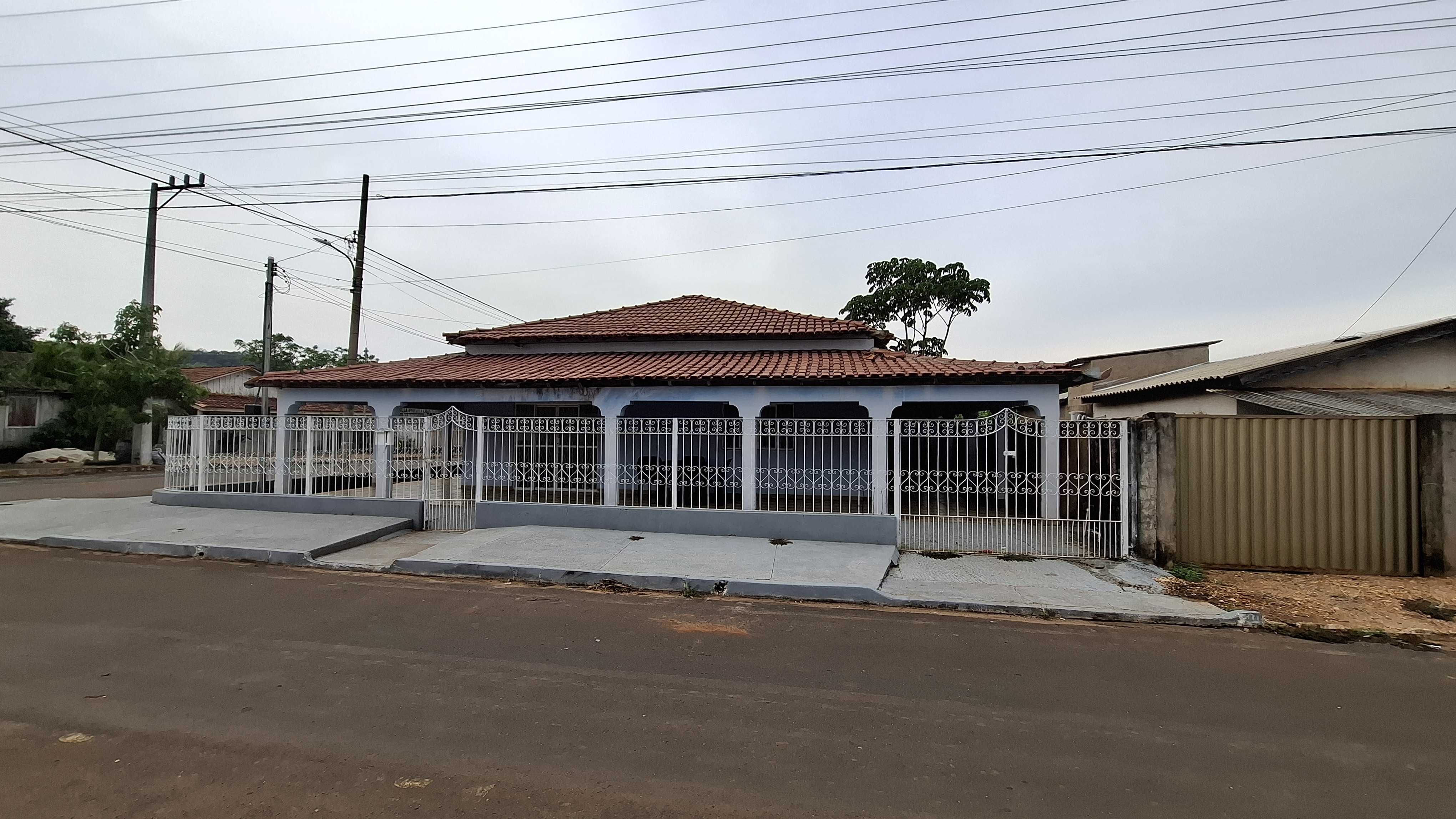 Casa em Nortelândia, Bairro Da Ponte, RUA ADÉLIO PEREIRA DA SILVA, 604, "SETOR 2", MT. Área: 304m2