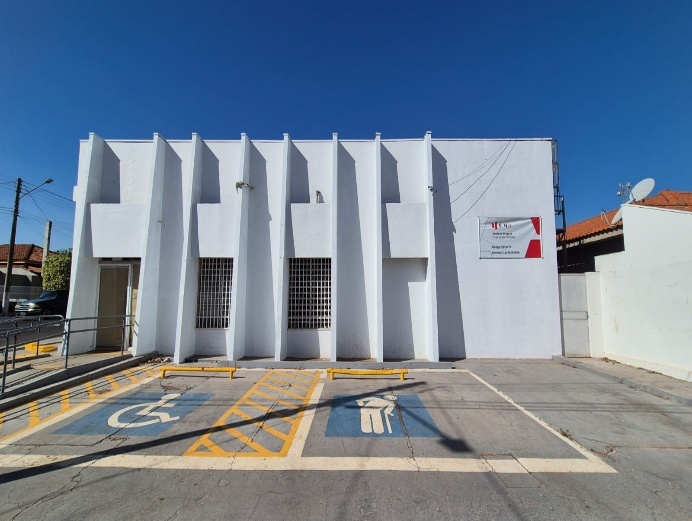 Ouvidoria Banco solicitou ao time de Vendas: Prezados, boa tarde! Concernente a manifestação aberta pelo cliente neste canal referente ao imóvel localizado na Rua Virginio Girotto, 222, Bairro CENTRO, Oscar Bressane/SP, Matrícula 348, informamos que a notificação foi encaminhada para a área jurídica do Banco, e após análise e deliberação, o imóvel foi retirado do leilão. — foto principal