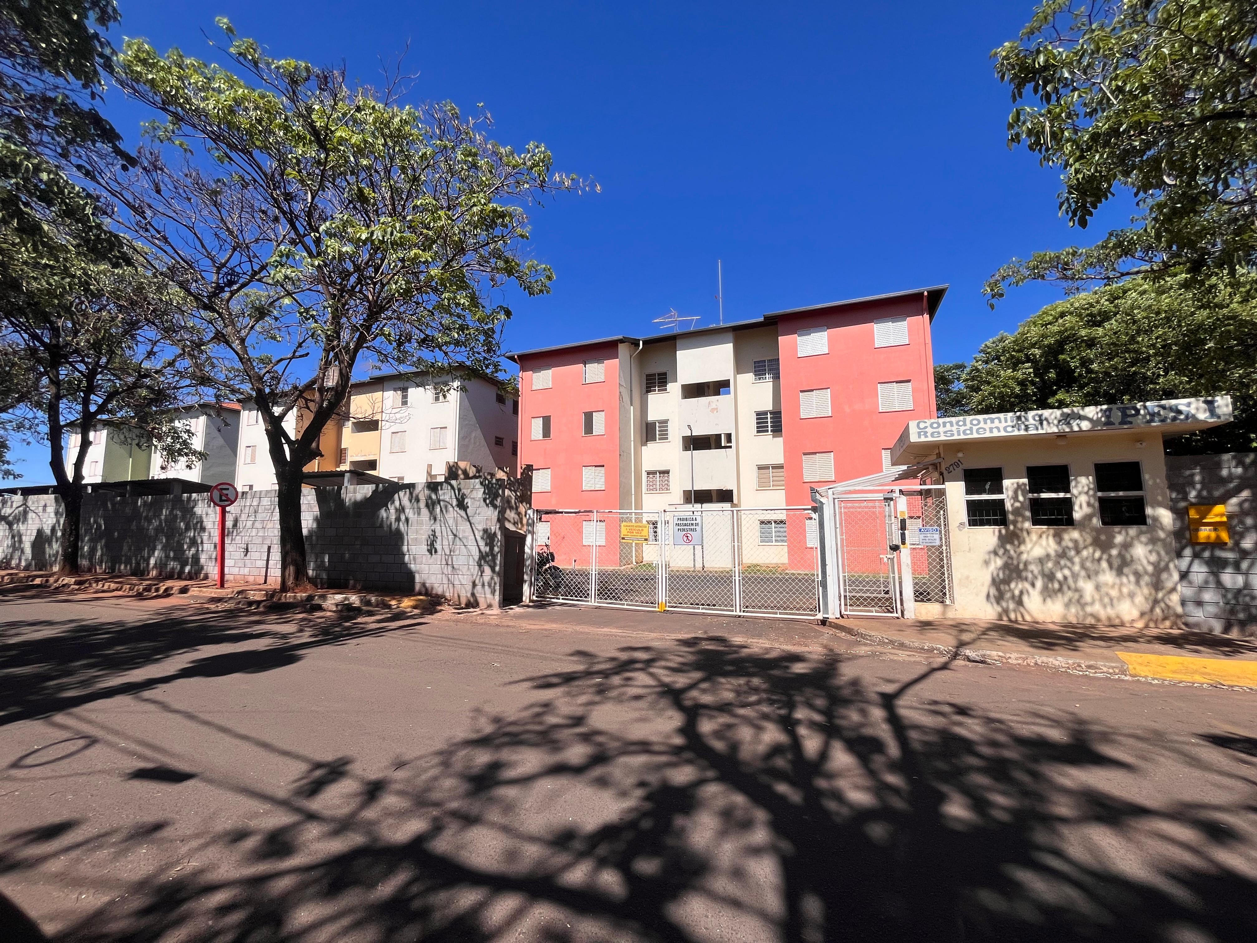 Apartamento em Araraquara, Vila Santa Maria (vila Xavier), Rua Bahia, 2791, APARTAMENTO 43 - BLOCO A DO RESIDENCIAL DOS IPÊS I, SP. Área: 46.33m2