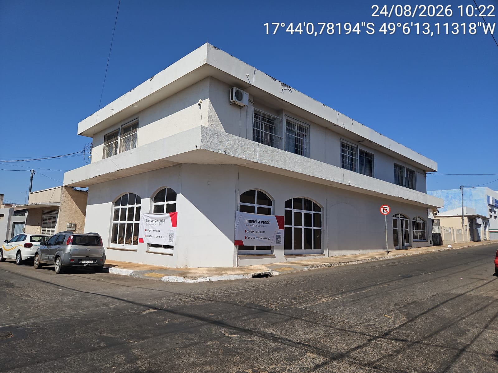 Implantado segurança 05/09. Conforme alinhamento em 11/09, solicitaremos ao segurança verificar qual o status de ocupação do apartamento que consta na matrícula. CONFORME ORIENTAÇÃO SHI O IMÓVEL DEVERÁ SER LIBERADO PARA VENDA NO TODO (APARTAMENTO + AGÊNCIA). 08/09/26 - ENTRADAS (Alexandra) Conforme solicitado pela SHI em e-mail anexo, "nenhuma matrícula menciona vaga de garagem, assim, entende-se que o espaço configura área de uso comum entre os proprietários, embora não exista condomínio formalmente constituído. Recomendamos incluir no edital que a área comum deverá ser objeto de tratativa entre os proprietários e que a eventual regularização condominial ficará sob responsabilidade do comprador. Também é fundamental que a descrição do imóvel siga rigorosamente o constante na matrícula, garantindo a formalização e o registro da futura venda". " — foto principal