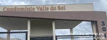 Confirmamos com a ex mutuária que não existe chave ou controle para acessar a entrada basta somente informar o nome na portaria e ela disponibilizou também o contato do síndico Felipe 042 9999-0123. — foto principal