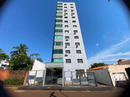INDISPONIBILIDADE AV 14 "conforme manifestação emitida pelo 2º Registro de Imóveis de Ituiutaba/MG, a indisponibilidade foi decretada posteriormente à constituição da alienação fiduciária em favor do Banco Santander e está vinculada exclusivamente ao devedor, não sendo direcionada ao Banco. O cartório concluiu que tal indisponibilidade não constitui, por si só, óbice à realização dos atos decorrentes da excussão da garantia fiduciária, inclusive à realização de leilão e à futura alienação do imóvel pelo Banco." IMÓVEL LIBERADO PELO COMERCIAL — foto principal